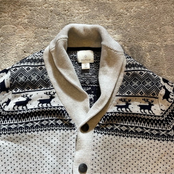 Aspen Knitted Winter Deer Themed Cardigan - Woman’s Small - Picture 6 of 13